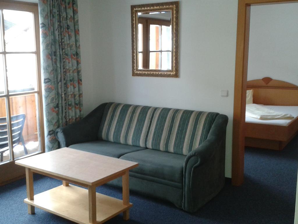 Ferienhaus Hotel Roesslwirt Kirchberg in Tirol Pokoj fotografie